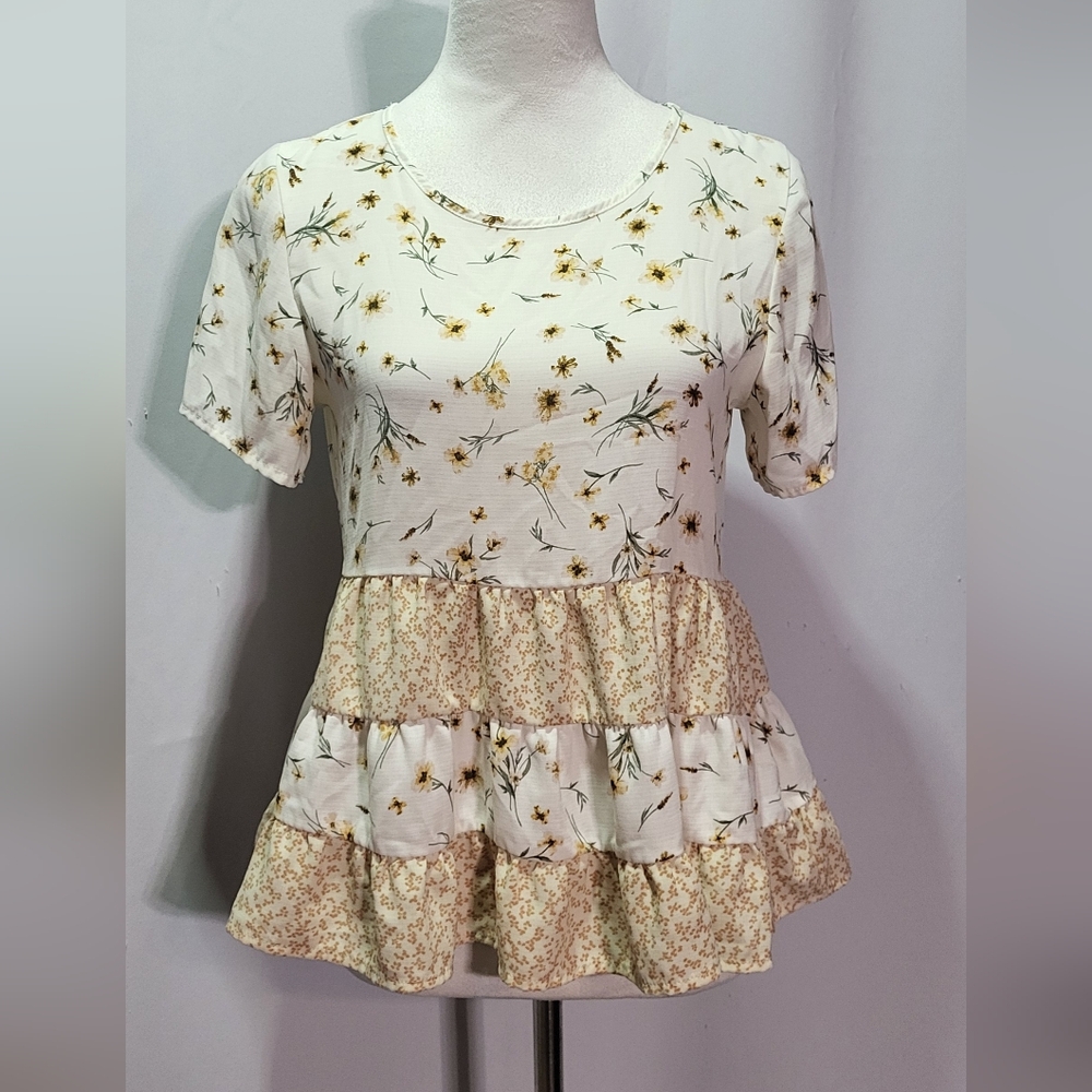 Paper Crane Women's Floral Print Short Sleeve Crewneck Blouse Size Small EUC - Picture 4 of 10